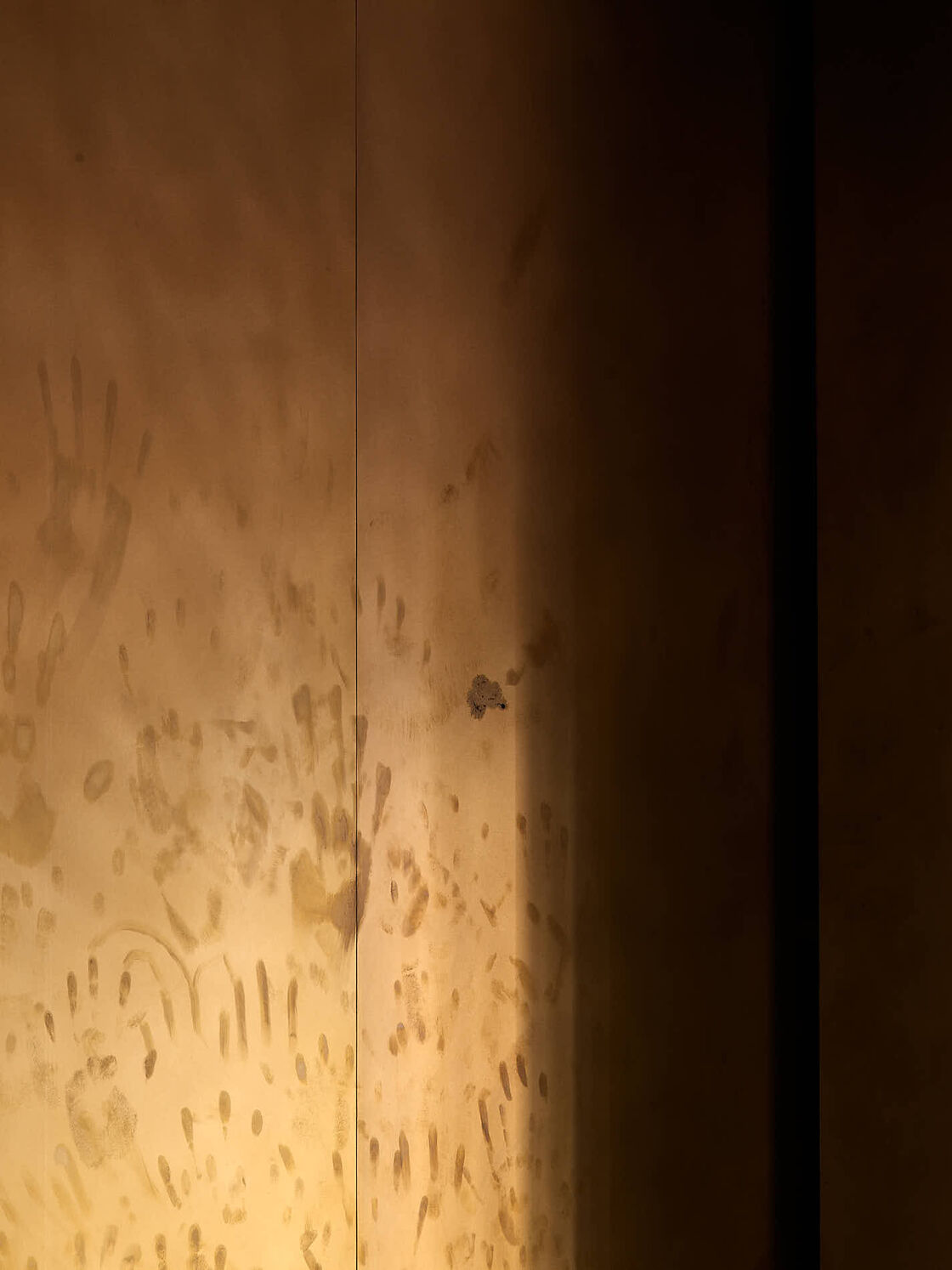 Architekturfotografie: Kunsthaus Zürich – Erweiterungsbau (David Chipperfield Architects) Architekturfotografie des Erweiterungsbaus des Kunsthaus Zürich von David Chipperfield Architects – Sichtbeton, Stein, Messing und Licht in klarer Komposition.